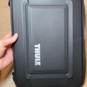 Thule hard case for surface